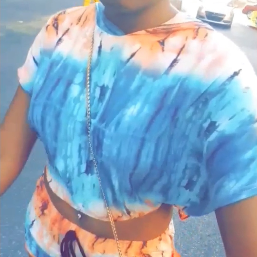 Tie die hooded crop top